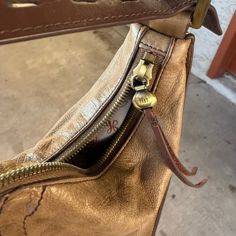 Gucci Tan Tote Bag with Signature Pattern - Picture 9 of 9